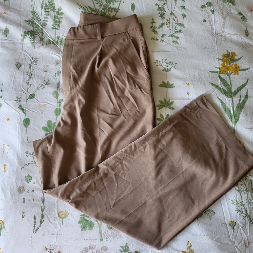 Highwaisted Khaki Straight Leg Trousers